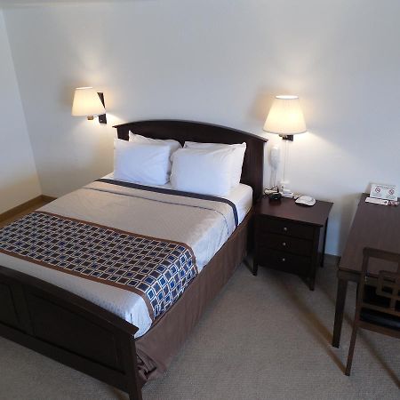 Motel 70 High Hill ภายนอก รูปภาพ