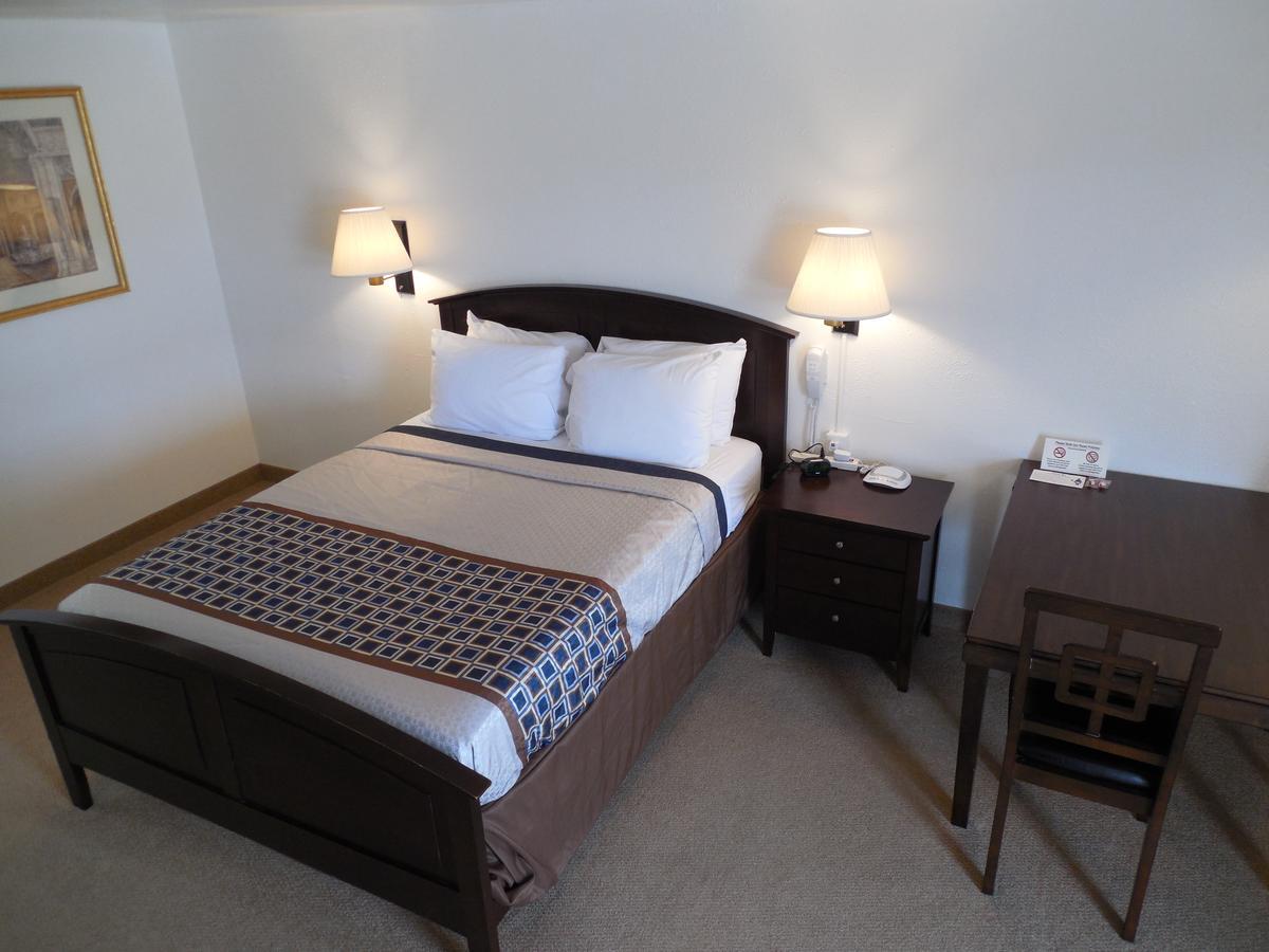 Motel 70 High Hill ภายนอก รูปภาพ