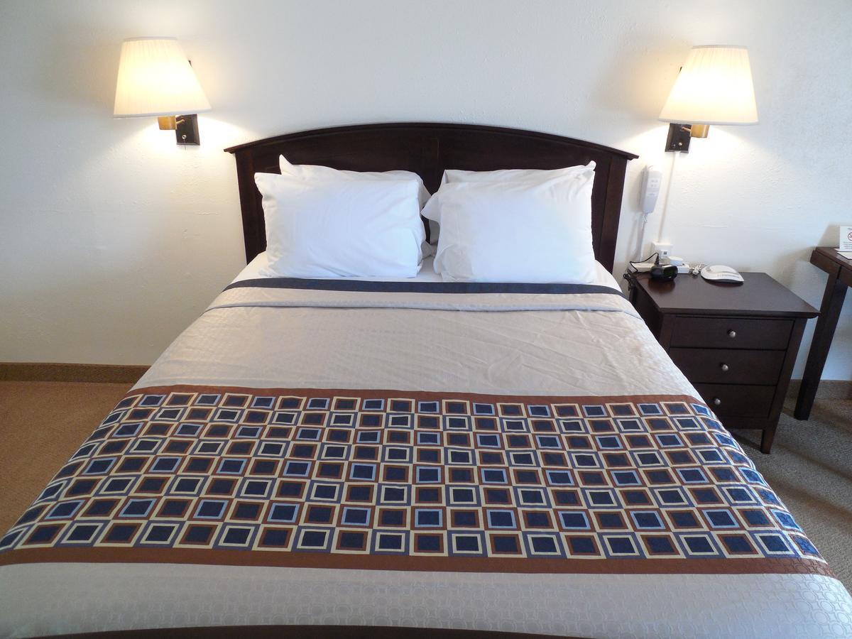 Motel 70 High Hill ภายนอก รูปภาพ