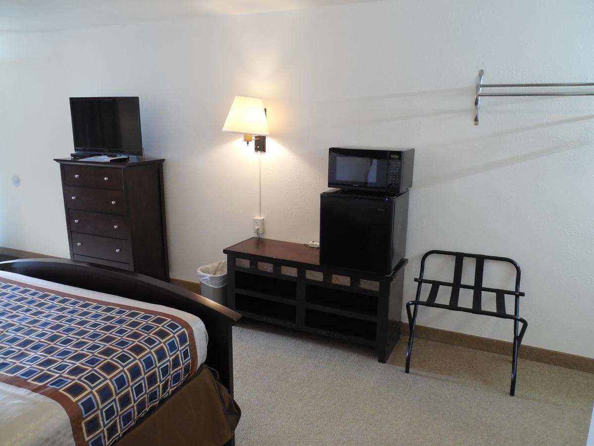 Motel 70 High Hill ภายนอก รูปภาพ
