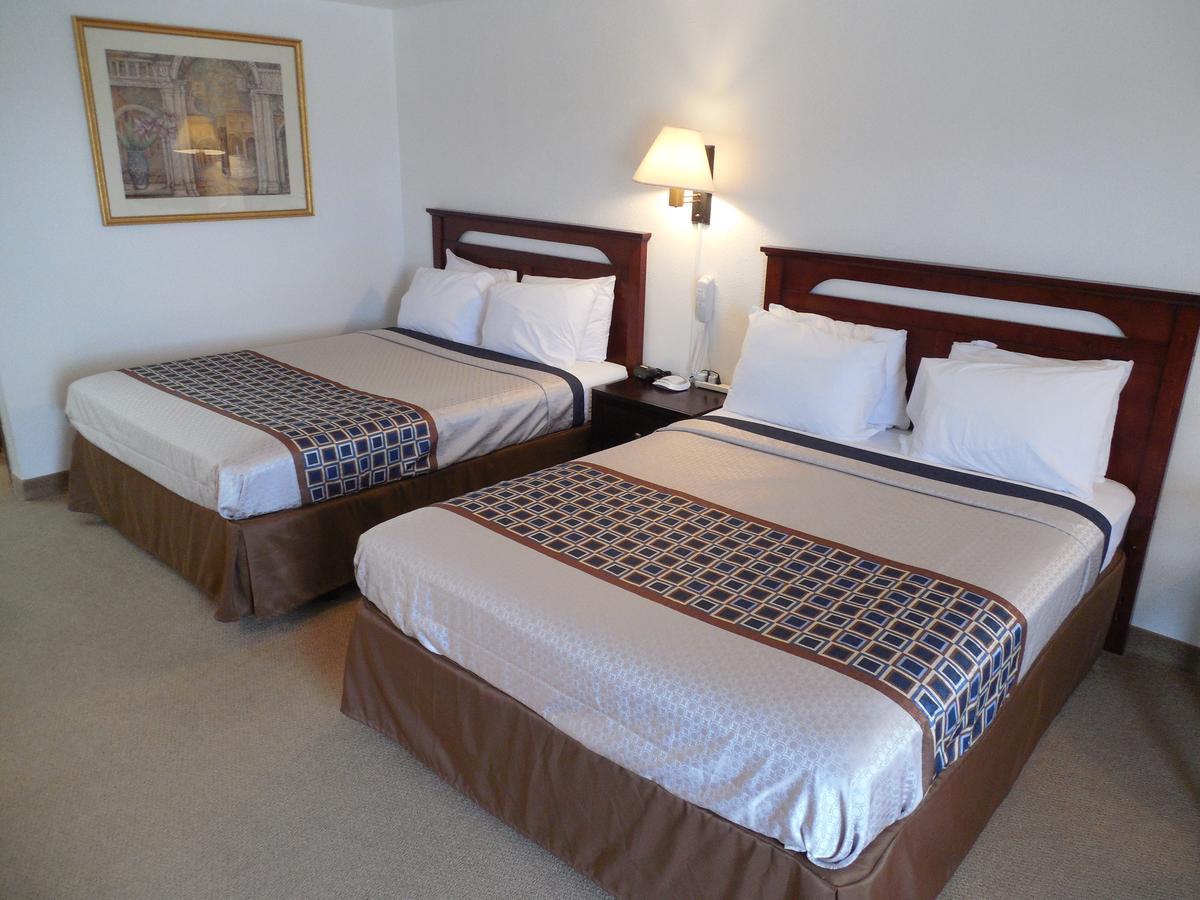 Motel 70 High Hill ภายนอก รูปภาพ