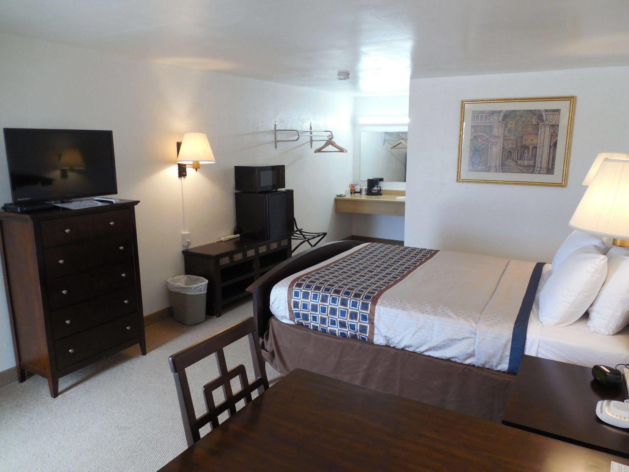 Motel 70 High Hill ภายนอก รูปภาพ
