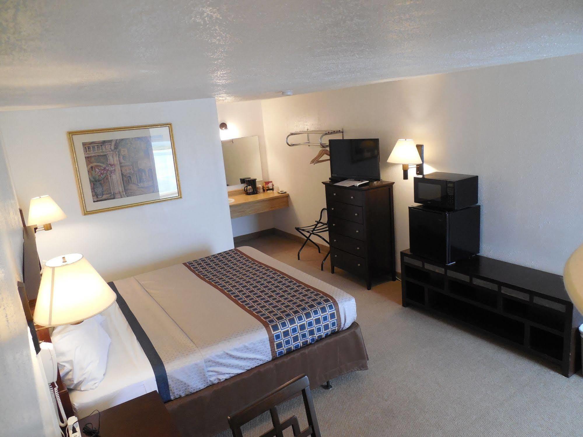 Motel 70 High Hill ภายนอก รูปภาพ