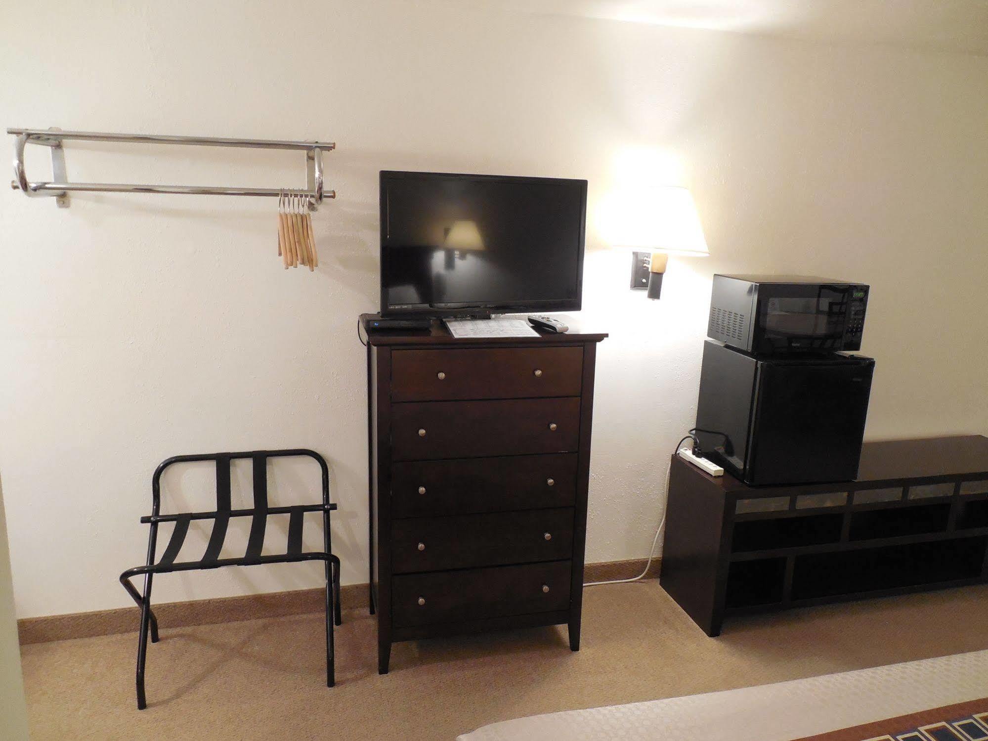Motel 70 High Hill ภายนอก รูปภาพ